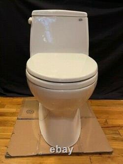 Toto One Piece Toilet (BEST OFFER, PLEASE BID) Carlyle is the style